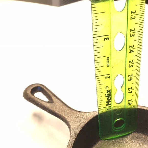 Lodge Mini Black Cast Iron Skillet Frying Pan Spoon Rest Cookware Ashtray - Picture 5 of 5